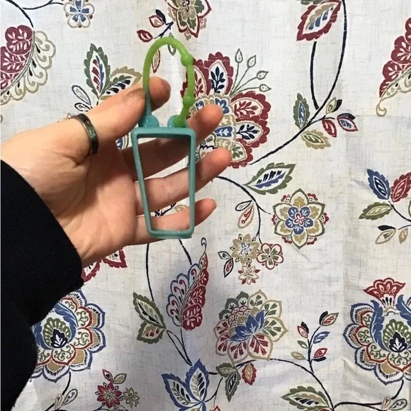 ❌SOLD❌ Set of three vintage Bath & Body Works Sanitizer Holders - Picture 5 of 6